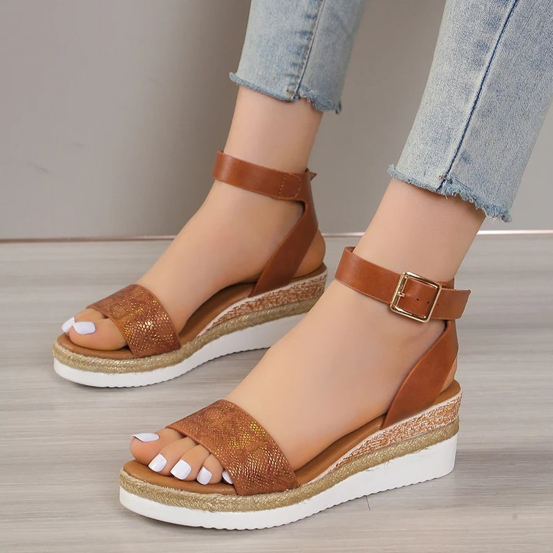 Dalana | Getailleerde en elegante wintersandalen