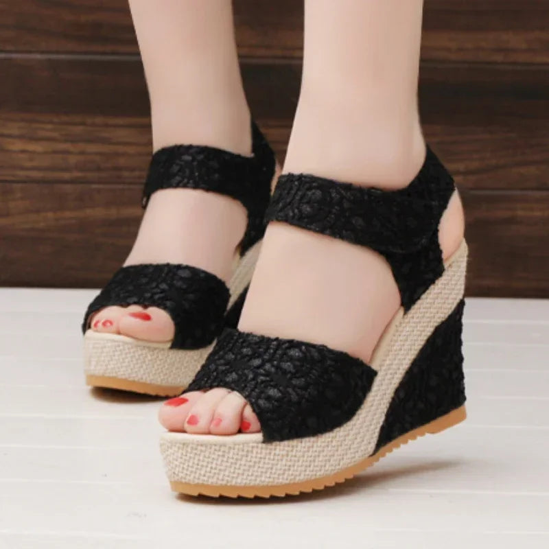 Analeigh | Modieuze en minimalistische wintersandalen