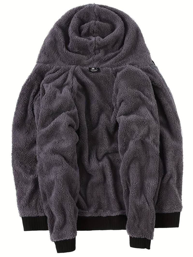 Eenvoudige en stijlvolle winterhoodie