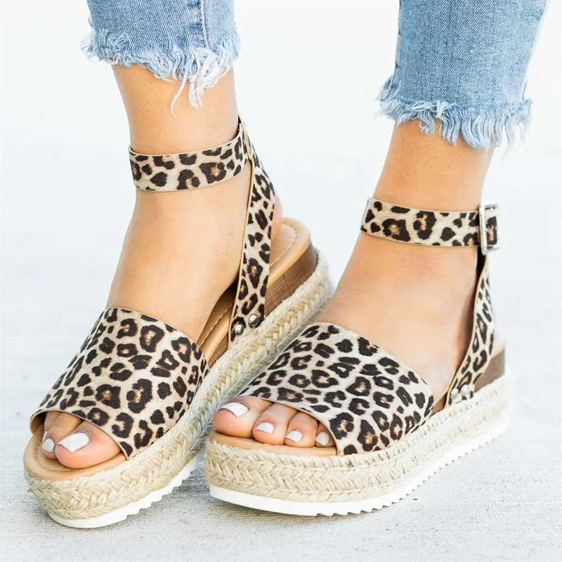 Clothilda | Eenvoudige en stijlvolle wintersandalen