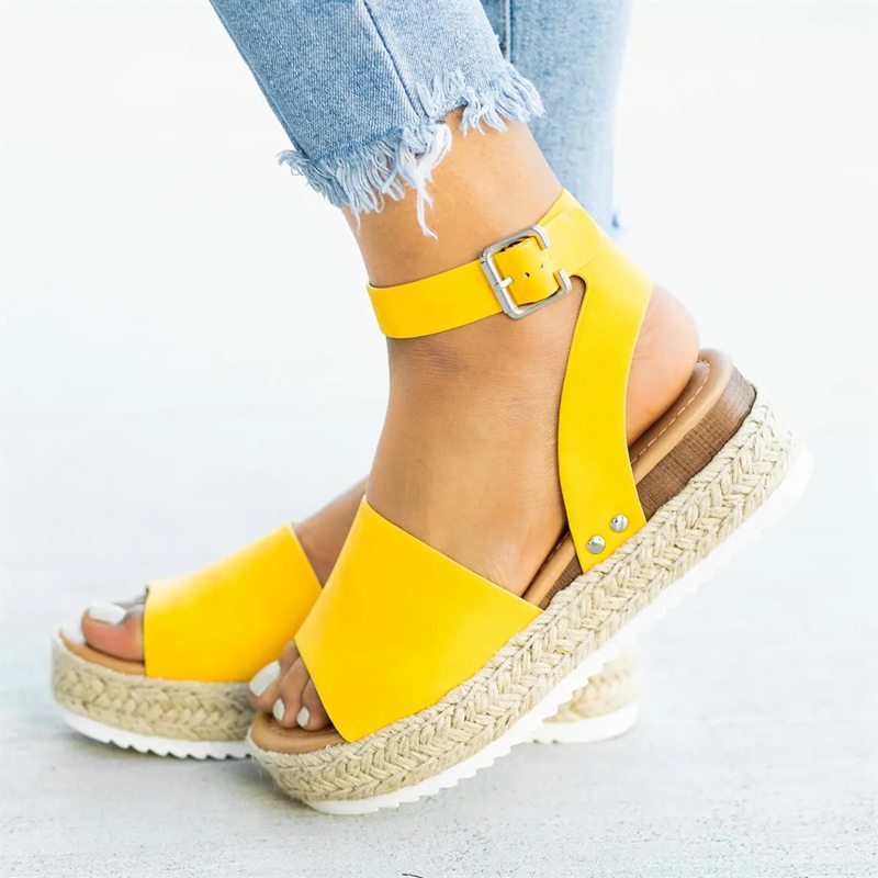 Clothilda | Eenvoudige en stijlvolle wintersandalen
